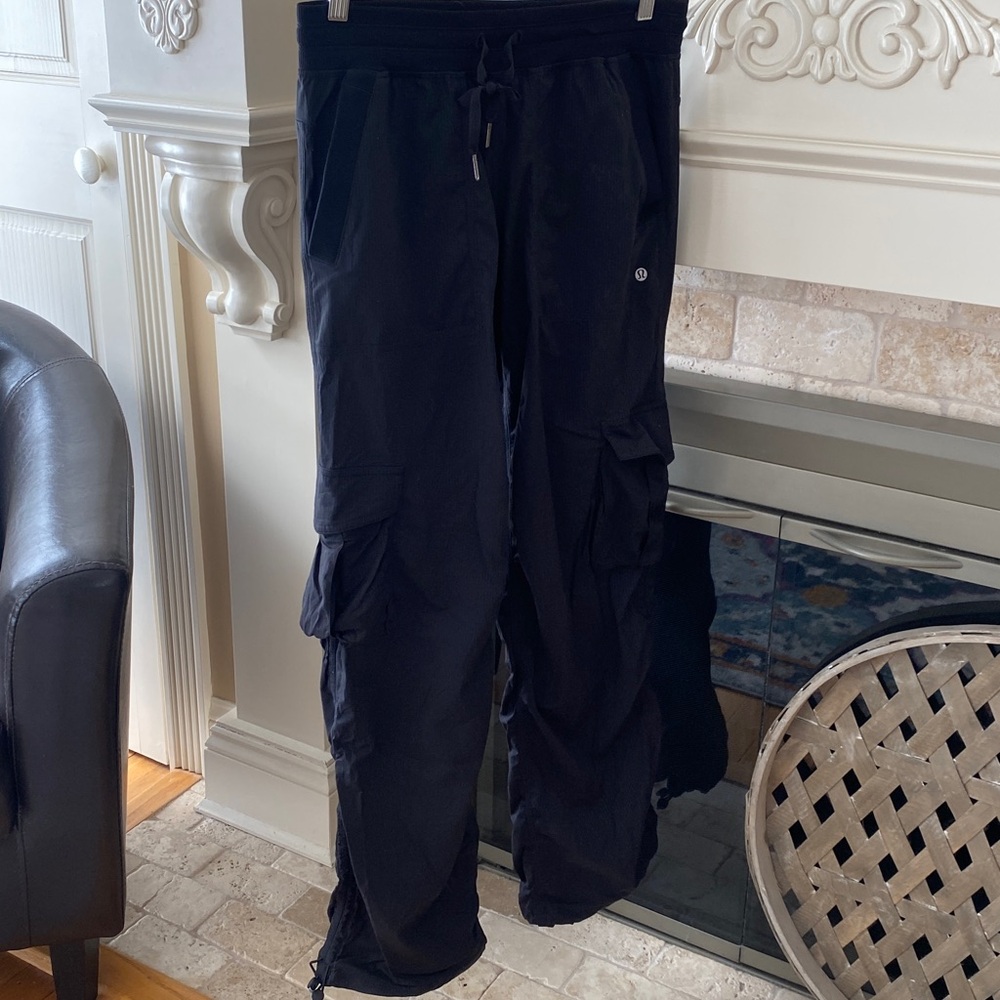 Lululemon dance studio Black Cargo Pants small S mid rise pockets relaxed fit - Picture 9 of 15